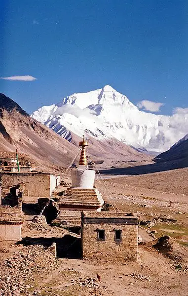 381px Mount Everest from Rombok Gompa Tibet
